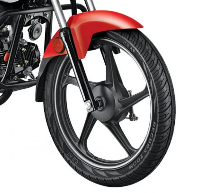 Tubeless Tyres With Black Alloys