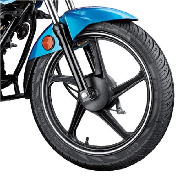 Tubeless Tyres Pinstriped Wheel