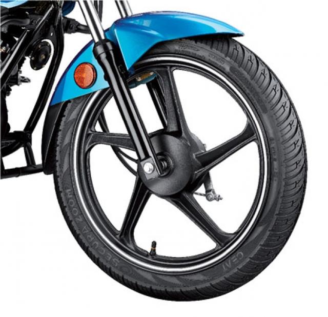 Tubeless Tyres Pinstriped Wheel