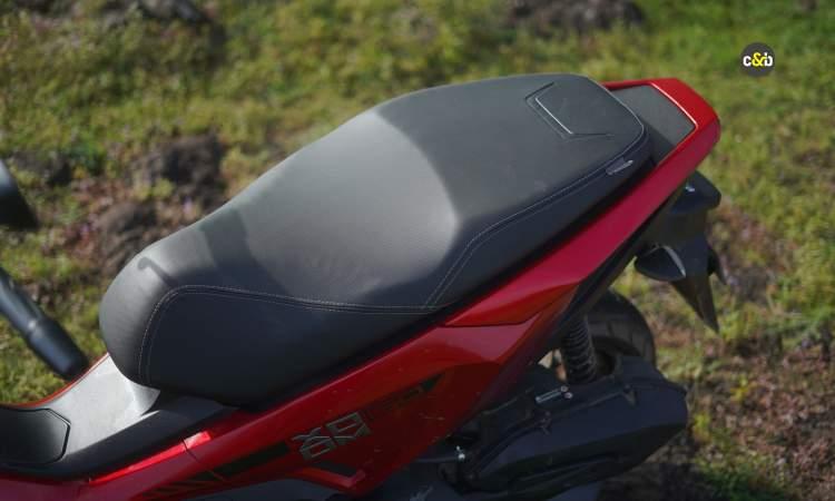 2025 Hero Xoom 160 Red Seat