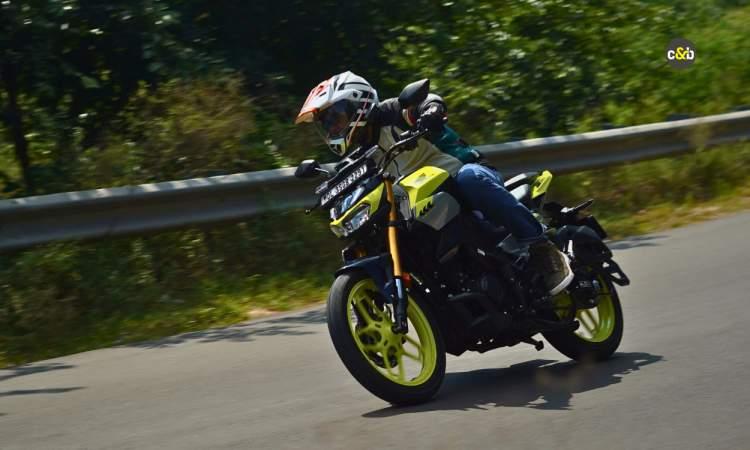 2025 Honda Cb 125 Hornet Rideview4