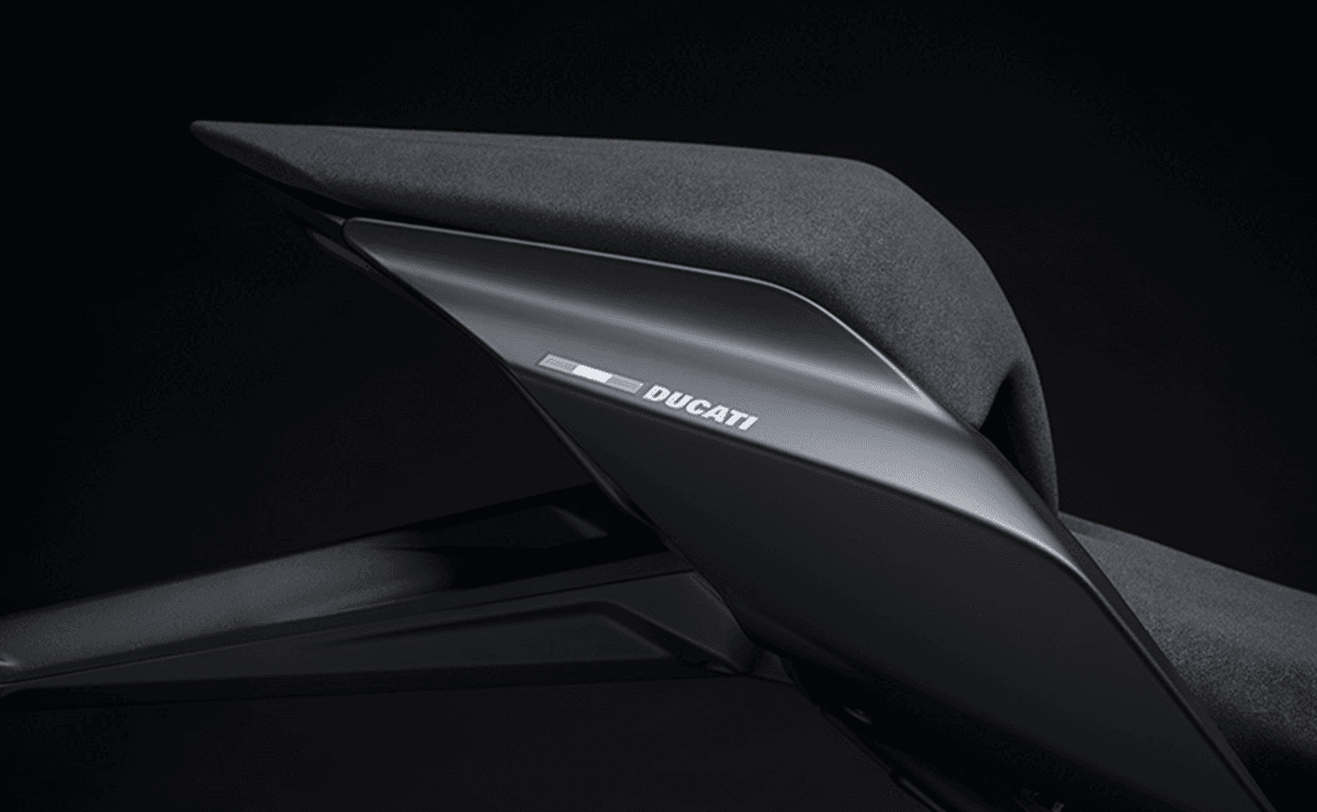 Duacti streetfighter v4 seat