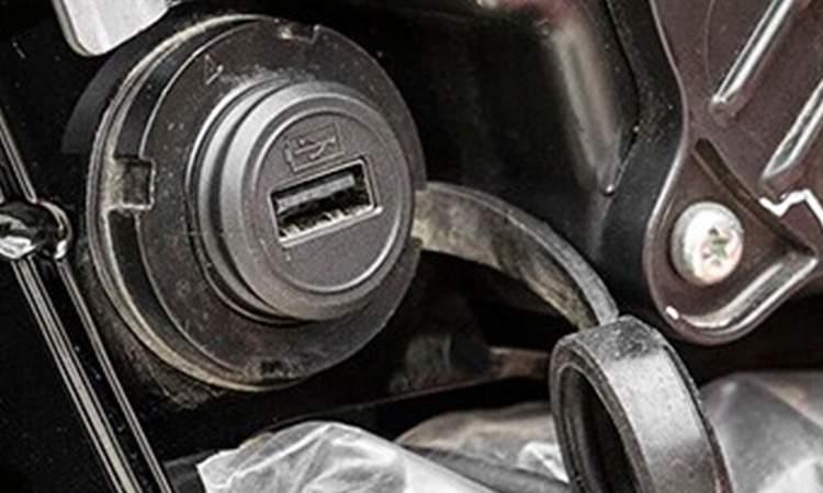 Royalenfield Shotgun 650 Usb Charging