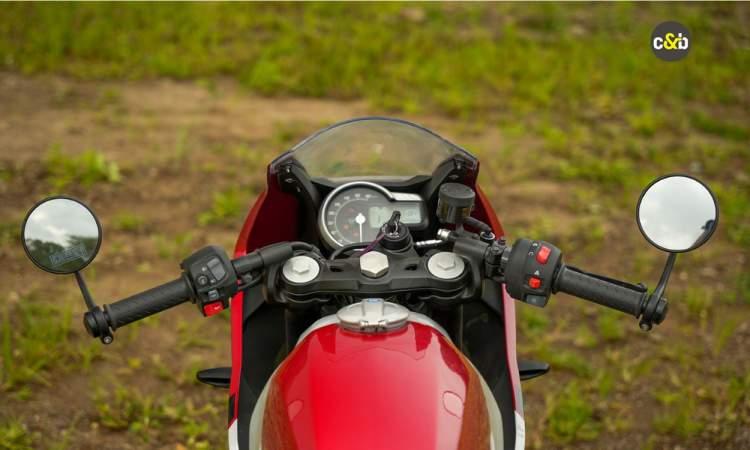 Triumph Thruxton 400