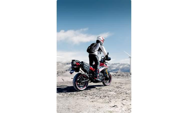 Ultraviolette X47 Crossover