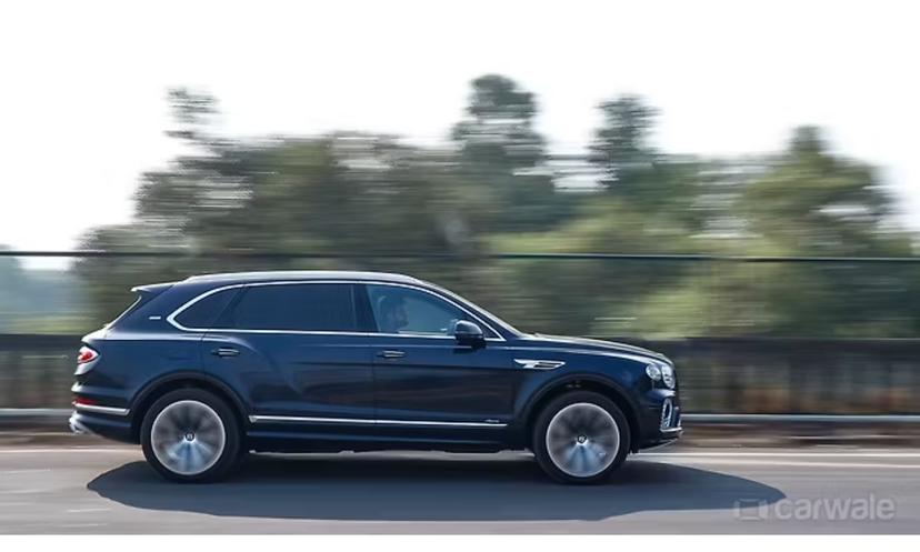 Bentley Bentayga Right Side View