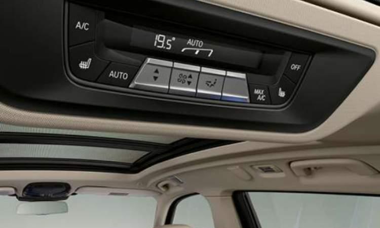 Automatic air conditioning with 5-zone control