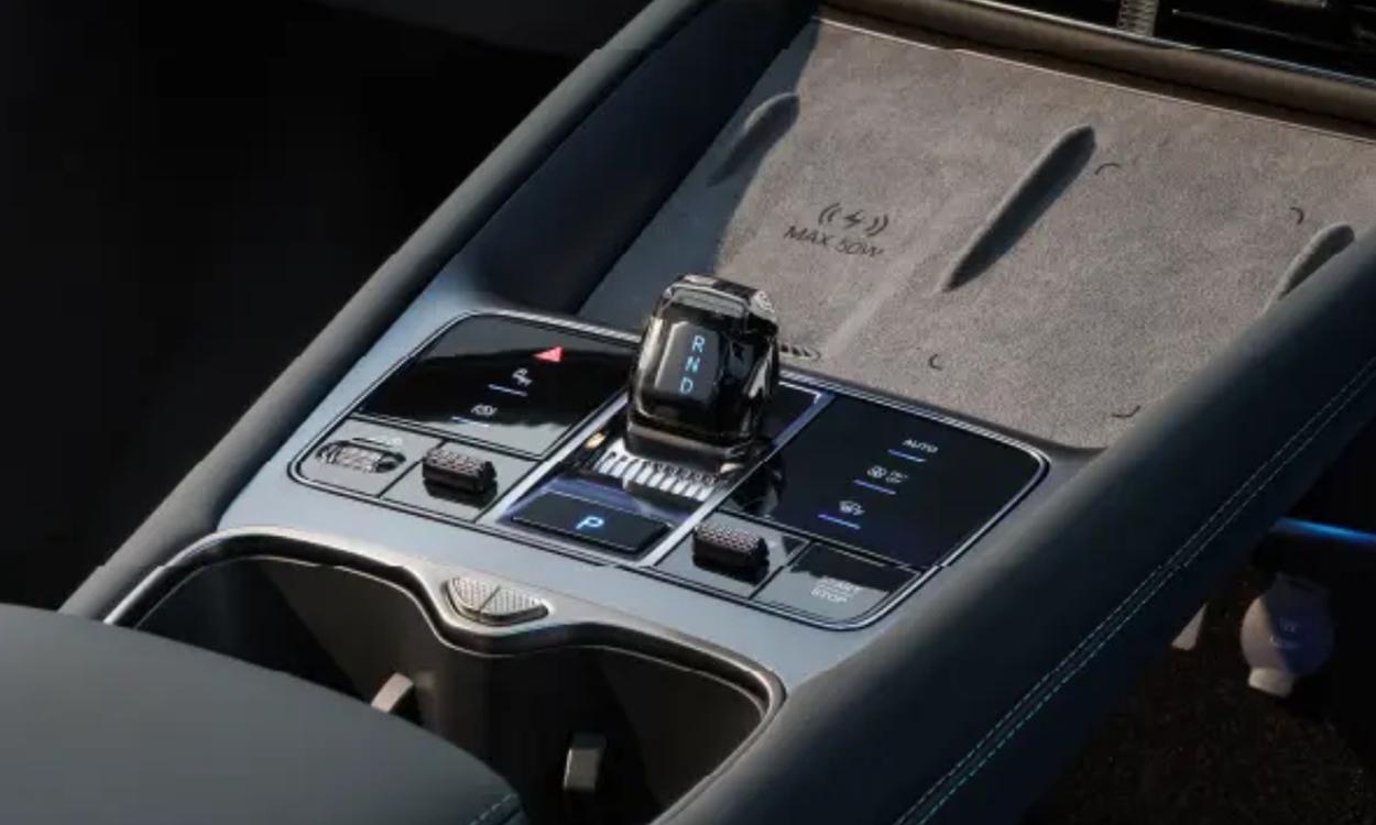 BYD Sealion 7 Wireless charger