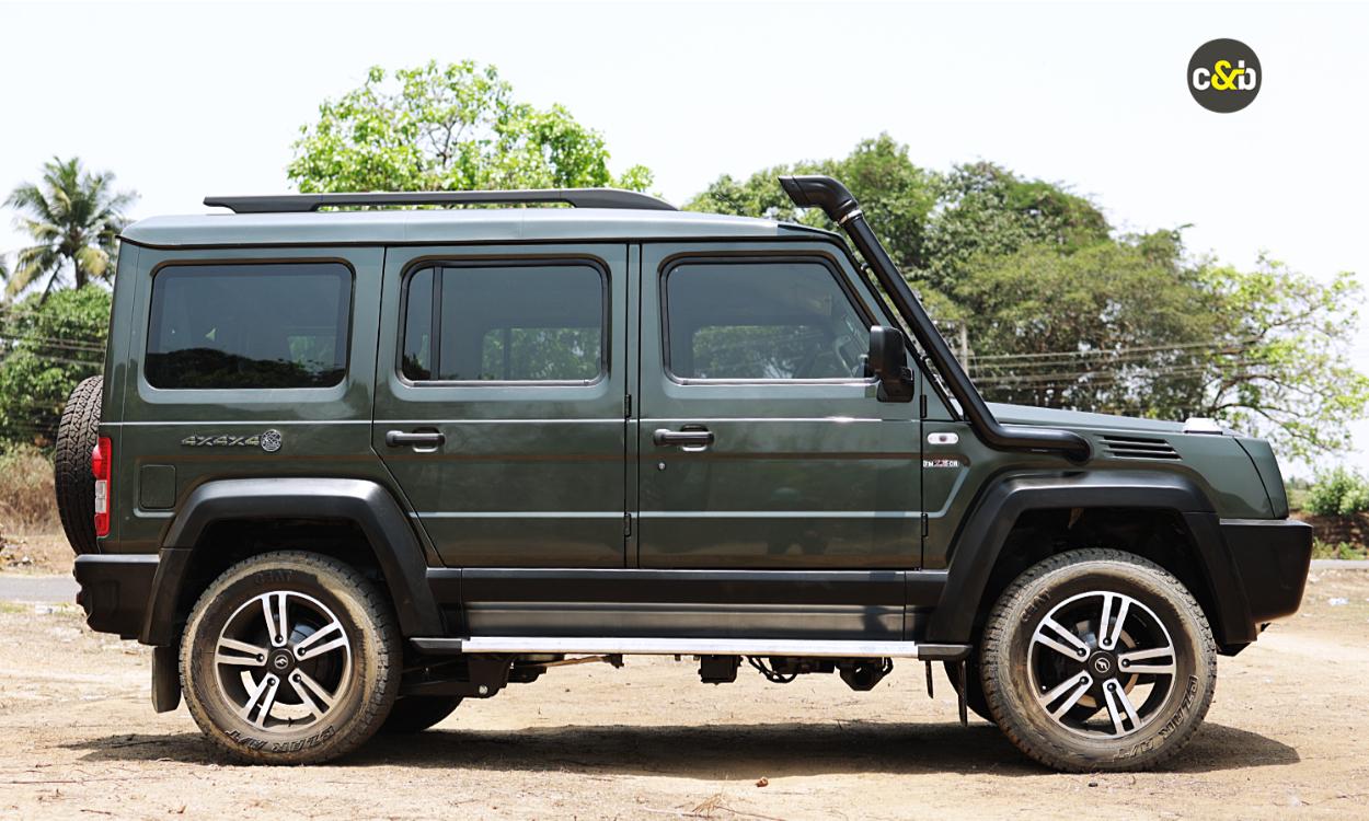 Force Gurkha Sideview