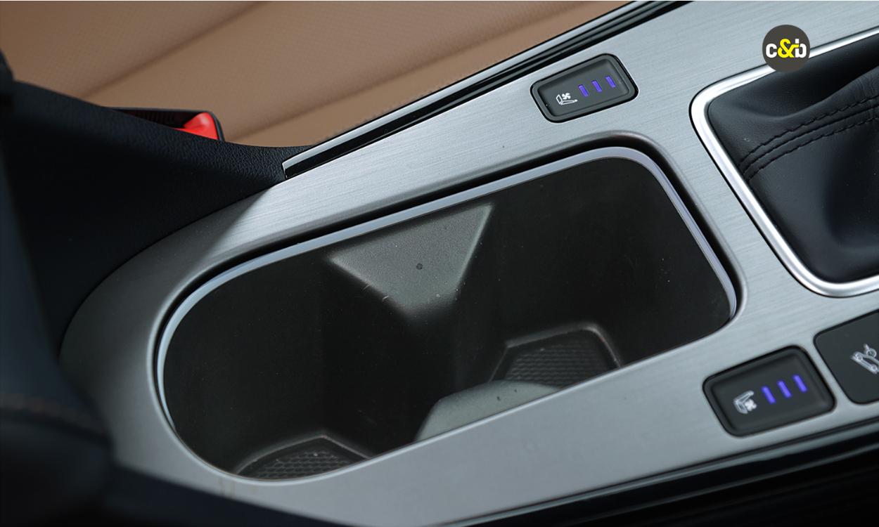Hyundai Alcazar Cupholder