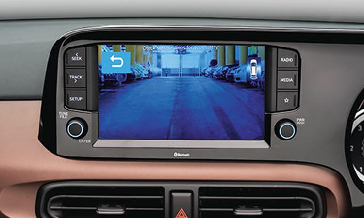 Hyundai_aura_rearview_camera