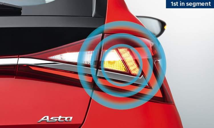 Hyundai_elite_i20_emergency_stop_signal