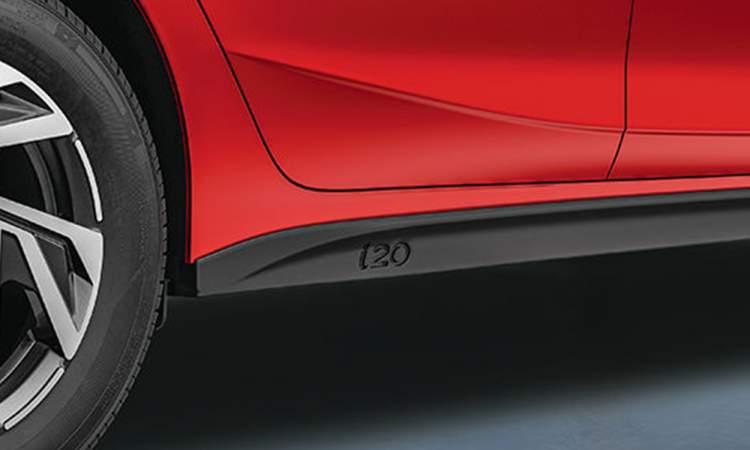 Hyundai_elite_i20_side_sill_garnish_with_i20_branding
