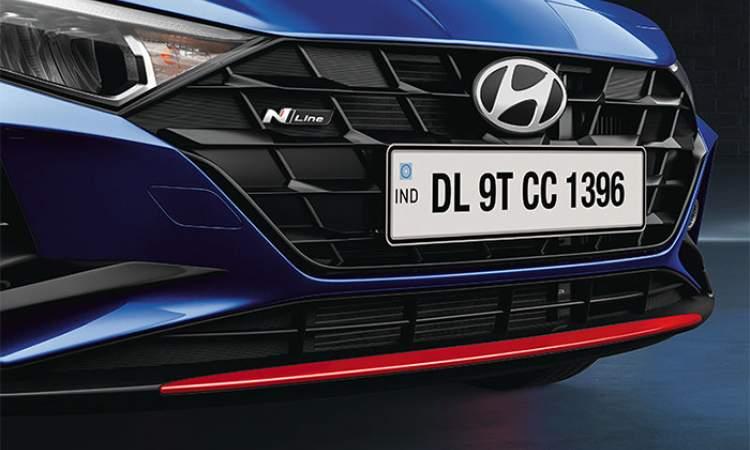 Sporty black radiator grille