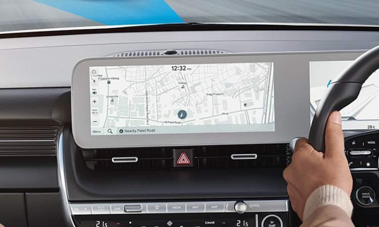31.19 cm (12.3") Touchscreen infotainment with navigation