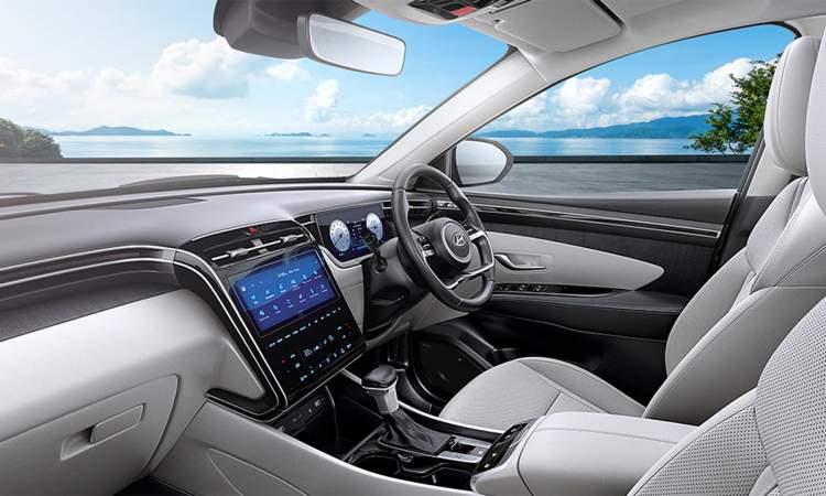 New Tucson_front_cabin