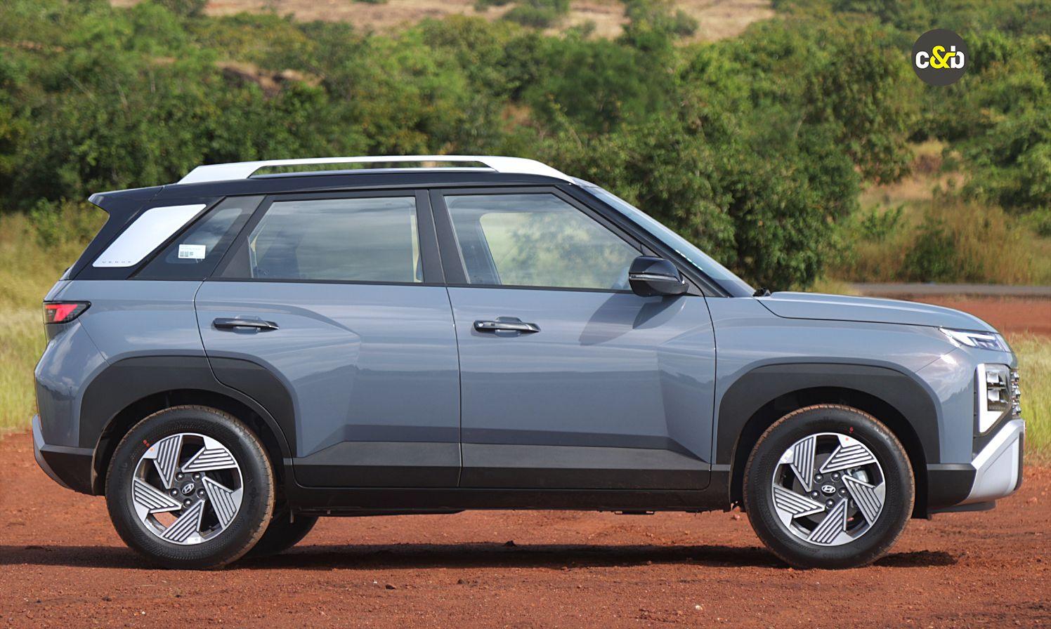 Hyundai Venue Sideview