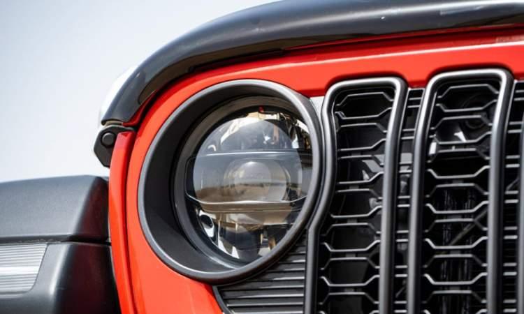 Jeep Wrangler Unlimited Headlight