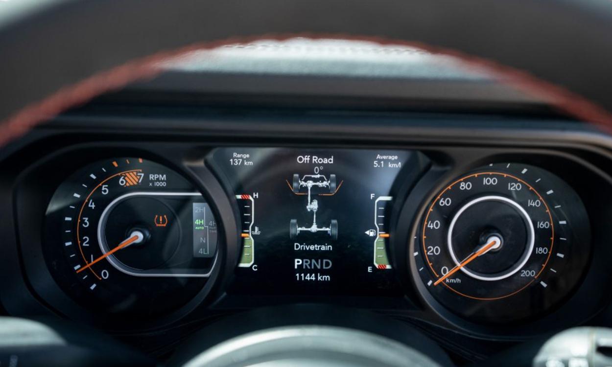 Jeep wrangler unlimited speedometer