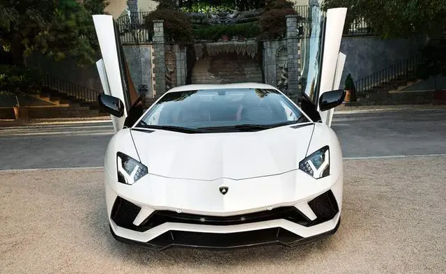 Lamborghini Aventador S Front