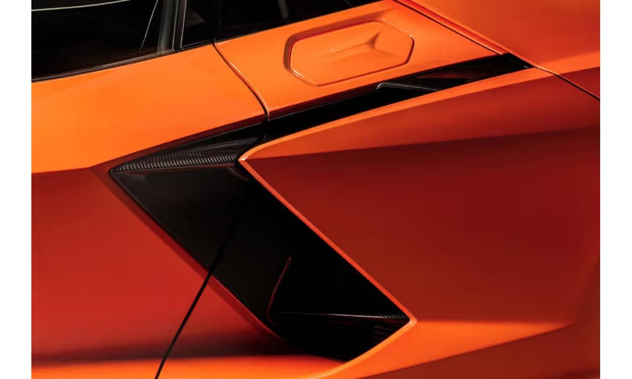 Lamborghini Revuelto Exterior Image