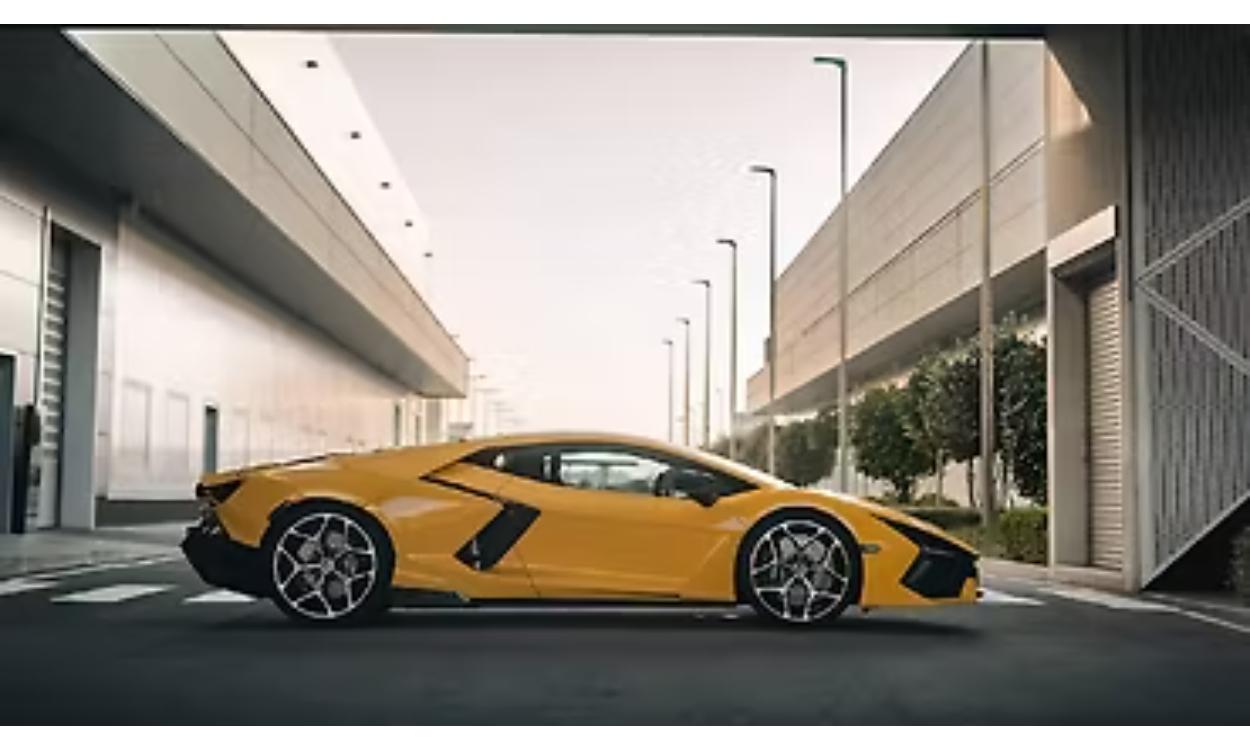 Revuelto Exterior Right Side View