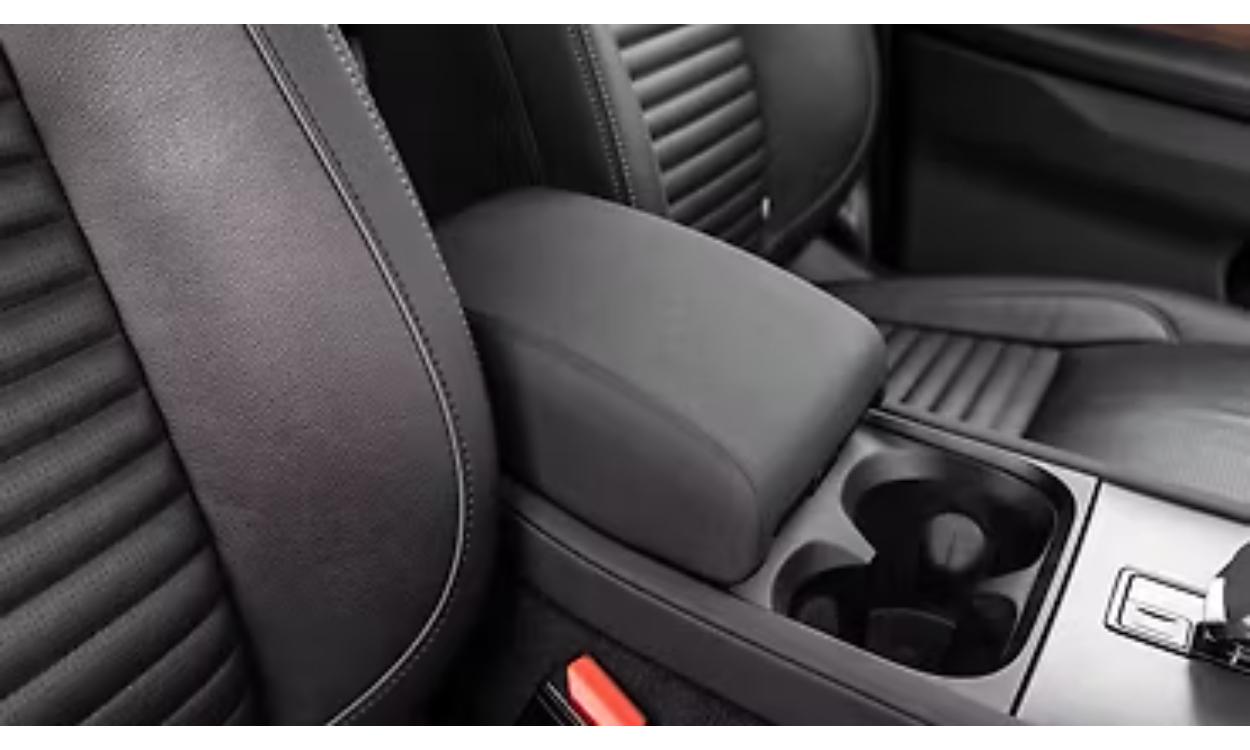 Discovery Sport Interior Front Centre Arm Rest