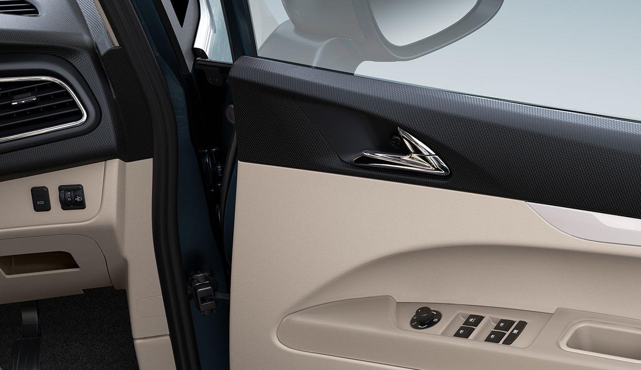 Marazzo Interier chrome accents