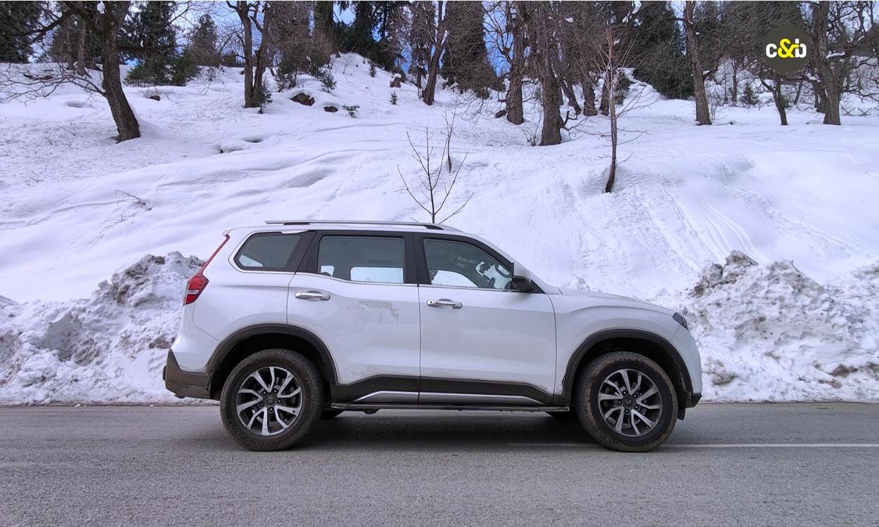 Mhindra Scorpio Sideview