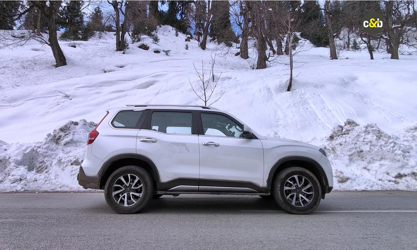 Mhindra Scorpio Sideview