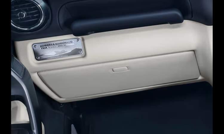 Mahindra thar roxx glovebox
