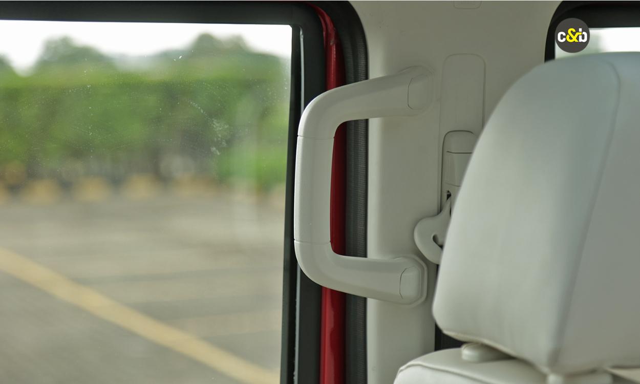 Mahindra Thar Roxx Handle