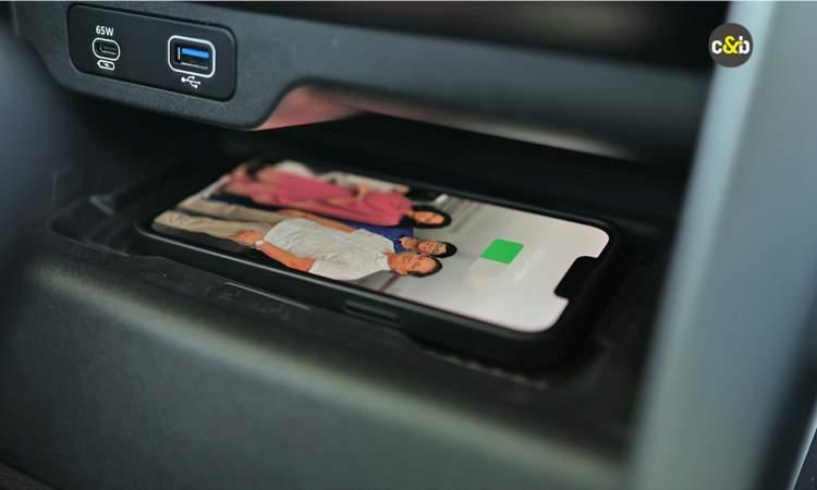 Mahindra Thar Roxx Wireless Charger