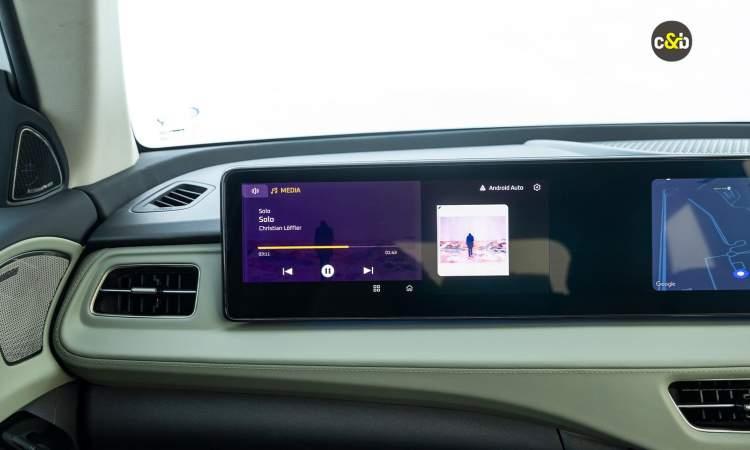 Mahindra Xev 9s Smart Phone Connectivity