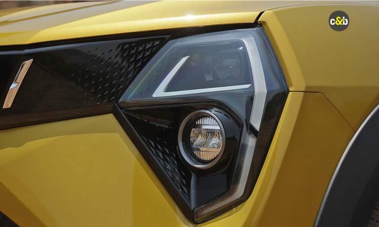 Mahindra 3xo Headlight