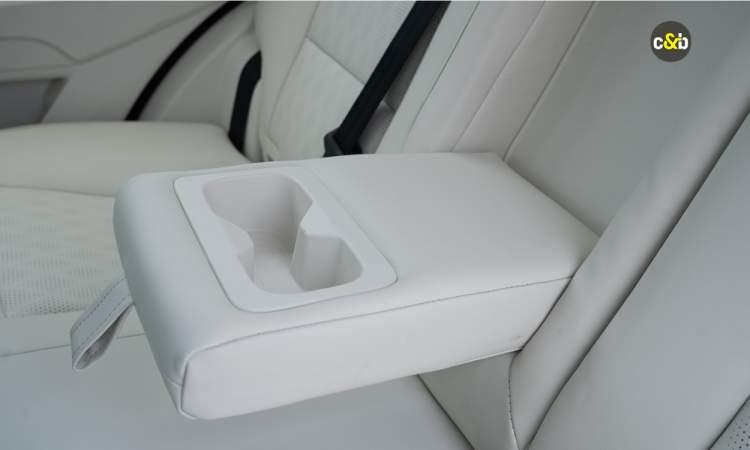 Mahindra 3xo Cupholders