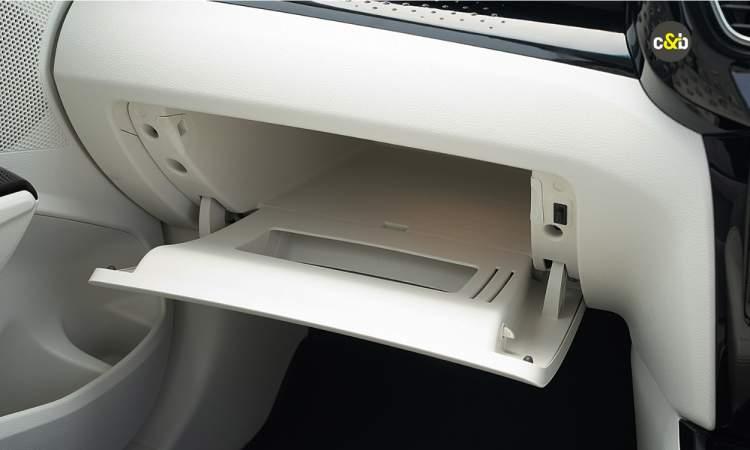 Mahindra 3xo Glovebox