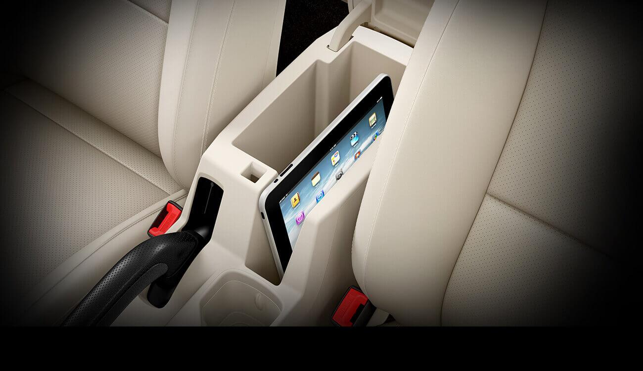 Mahindra Xuv300 Foldable Soft Bun Front Armrest With Storrage