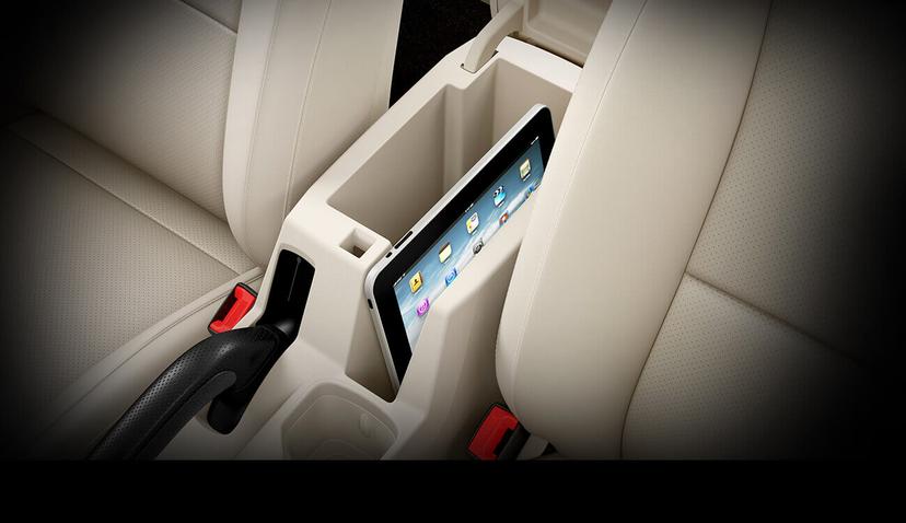 Mahindra Xuv300 Foldable Soft Bun Front Armrest With Storrage