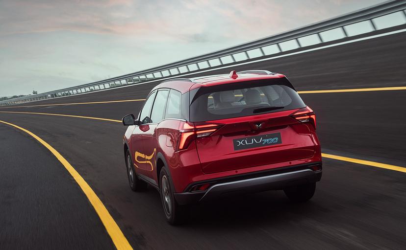 Mahindra Xuv 700 Track Rearview