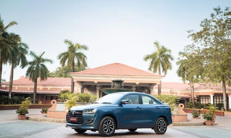 Maruti Suzuki Dzire Sidelook