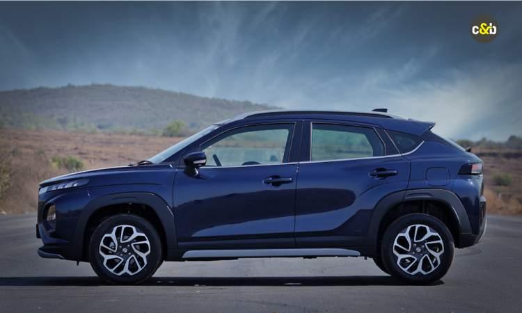 Maruti Suzuki Fronx Sideview