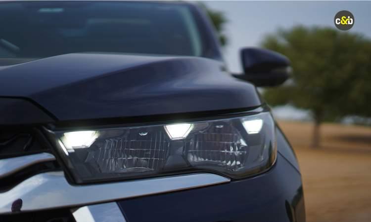 Maruti Suzuki Invicto Headlight