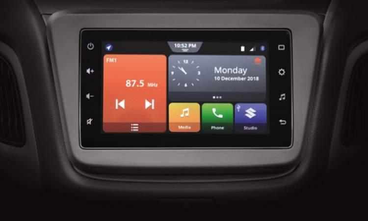 Smartplay Studio with Smartphone Navigation and 4 Speakers