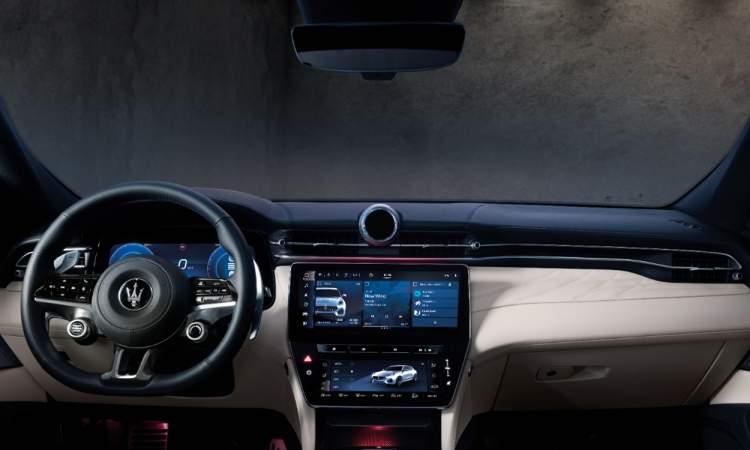 Maserati grecale dashboard clock