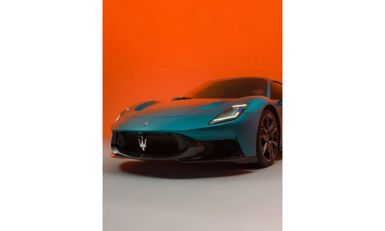 Mcpura Front Right View Red Background Mobile