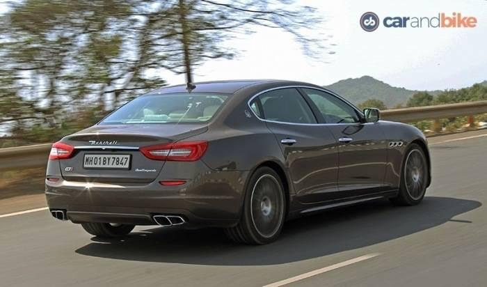 Maserati Quattroporte Runing Rear Side Veiw