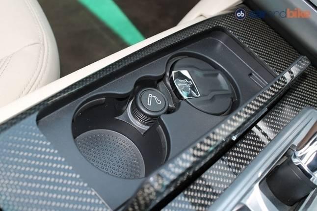 Maserati Quattroporte Cup And Bottle Holder