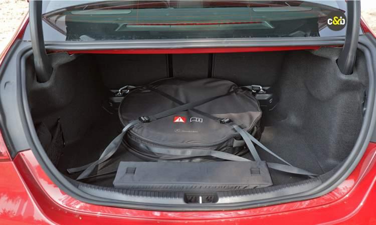Mercedes Amg C43 Bootspace