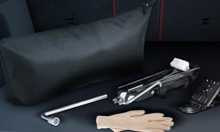 Mercedes AMG c 63 S Accessories